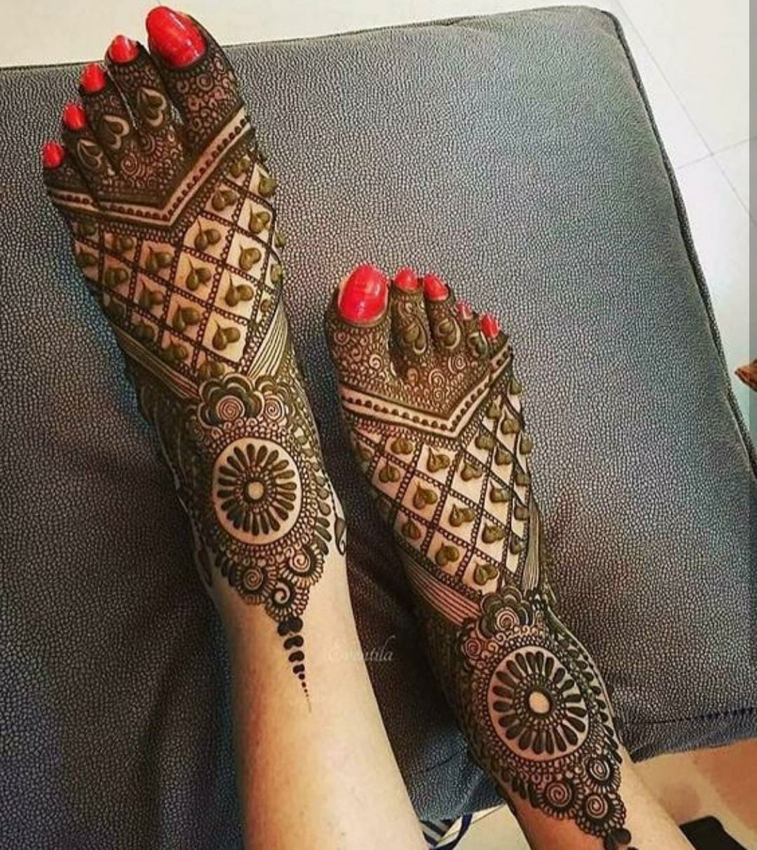 feet mehndi artist near me